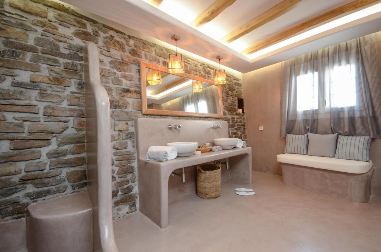 Flora'S Villa With Plunge Pool Agkidia Exterior photo